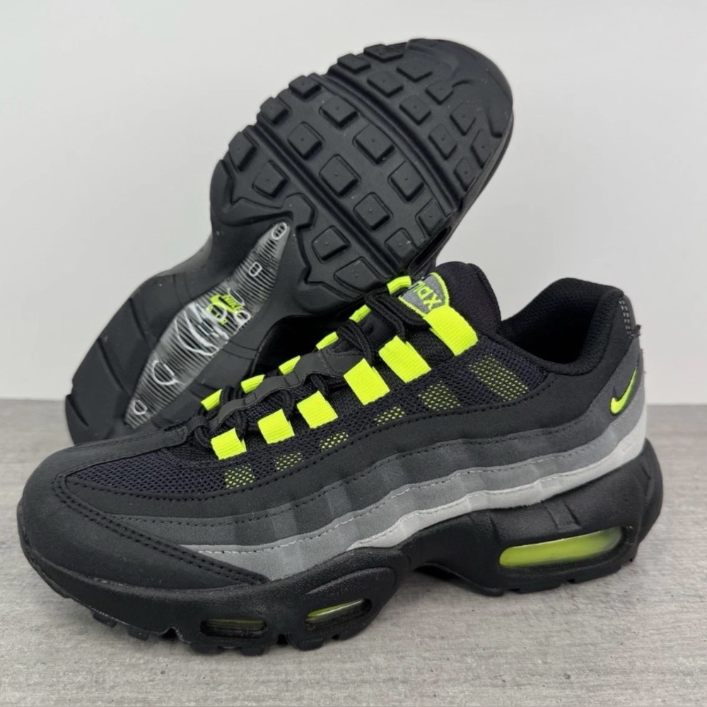 Nike Air Max 95 OG Retro Black Volt Sneakers Women’s 7.5 / Youth 6 NEW